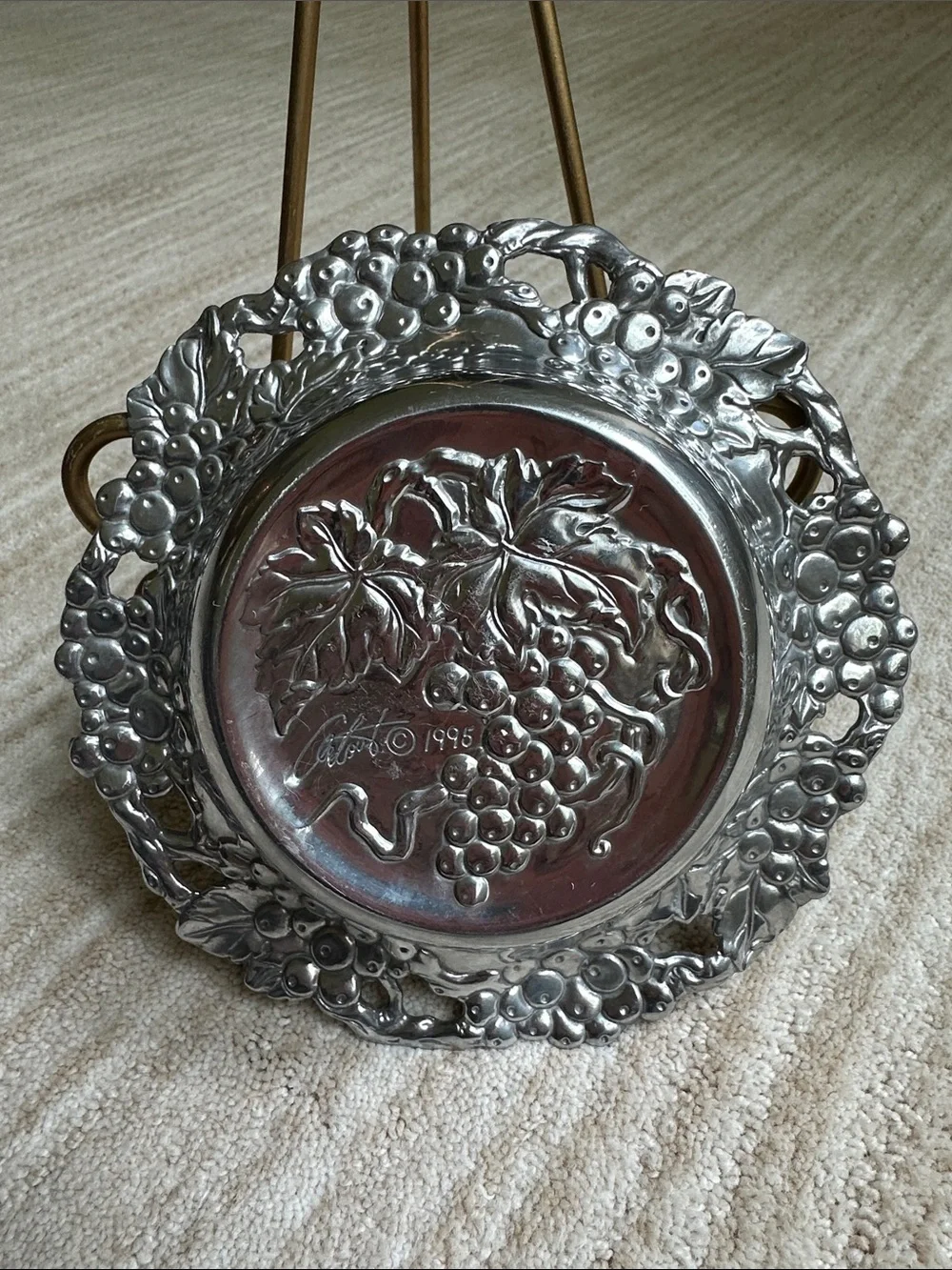 EUC Arthur Court Aluminum Grape Vine Design 6.5